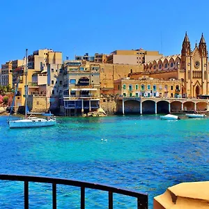 Spacious Steps To The Promenade Appartamento Sliema