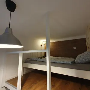 Cozy Studio With Air Condition Freshly Renovated Appartamento